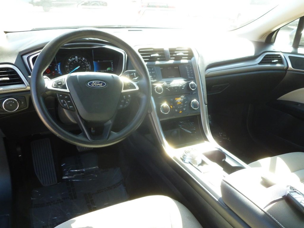 Ford Fusion Hybrid Vehicle Image 08