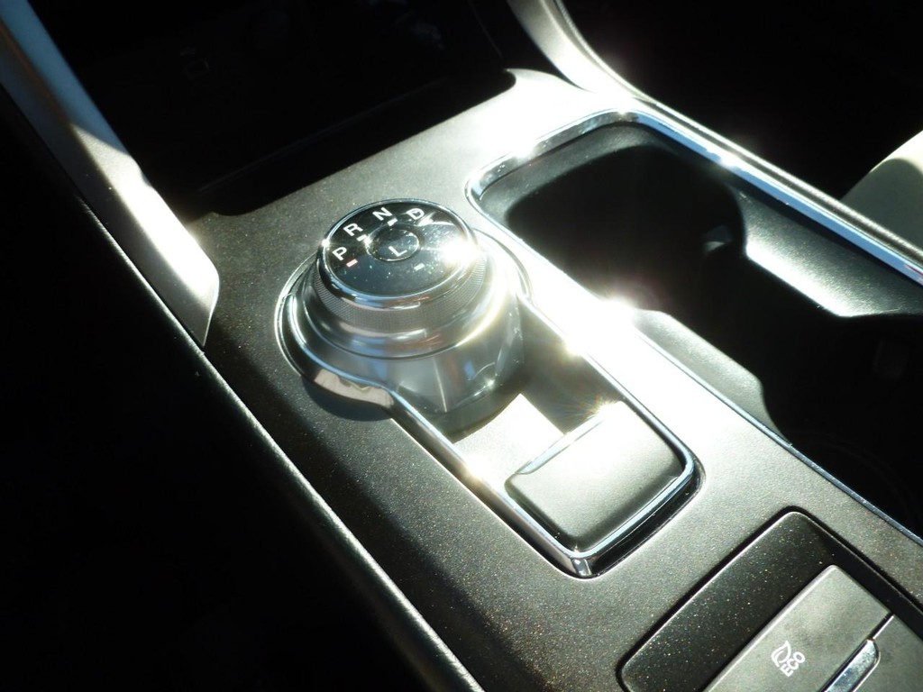 Ford Fusion Hybrid Vehicle Image 16