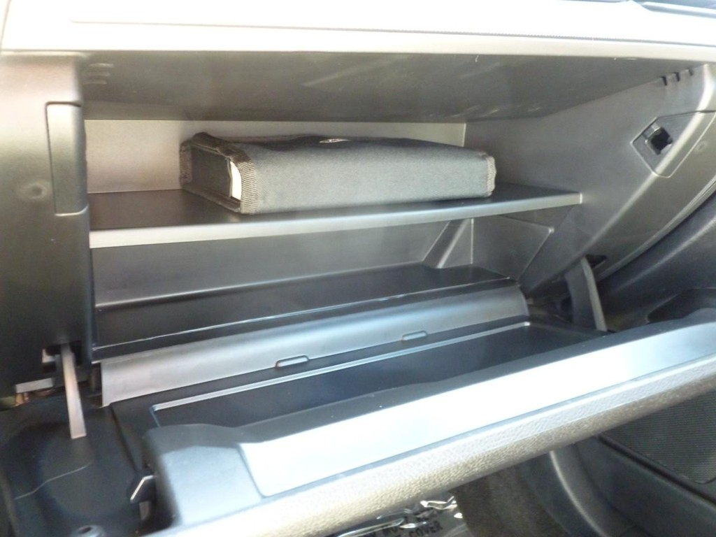 Ford Fusion Hybrid Vehicle Image 17