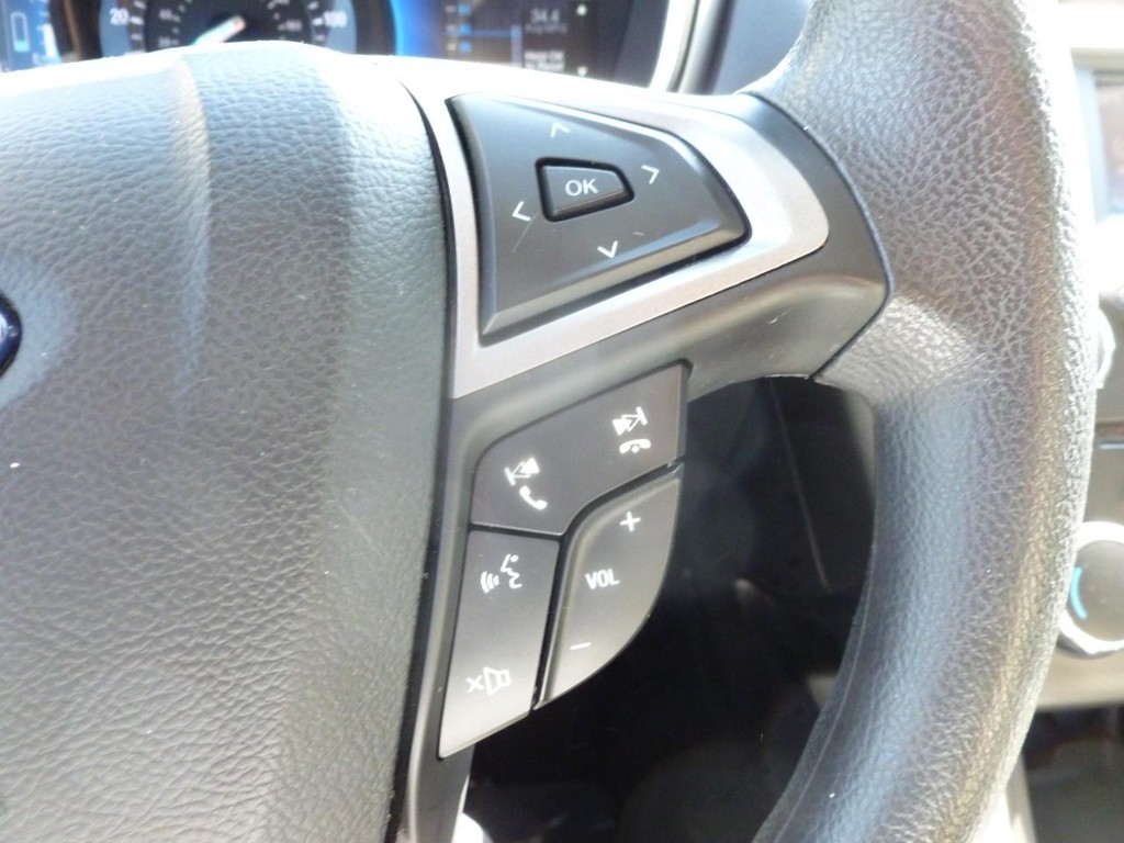 Ford Fusion Hybrid Vehicle Full-screen Gallery Image 11