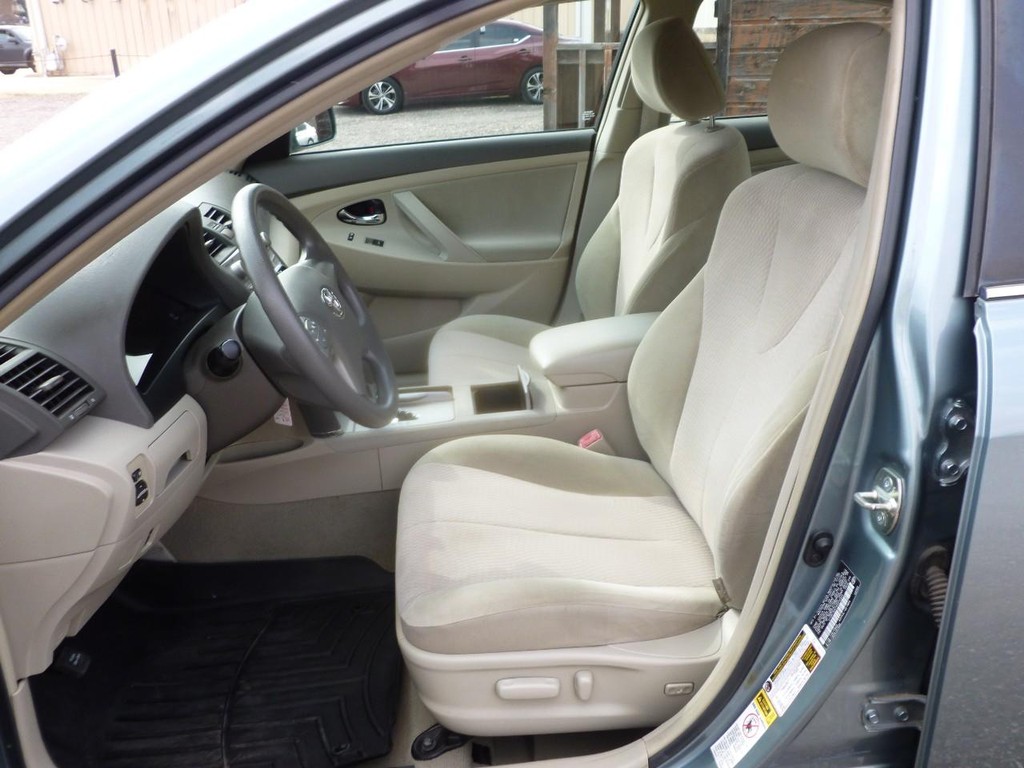 Toyota Camry Vehicle Image 06