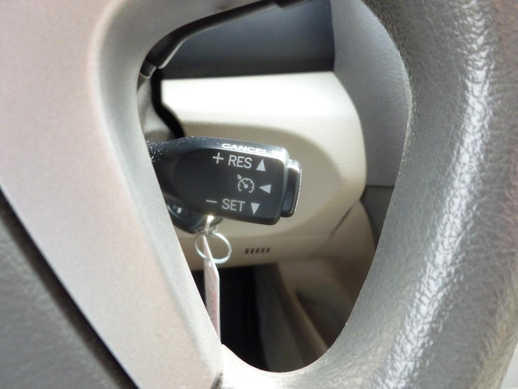 Toyota Camry Vehicle Image 12