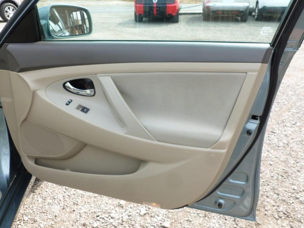 Toyota Camry Vehicle Image 19