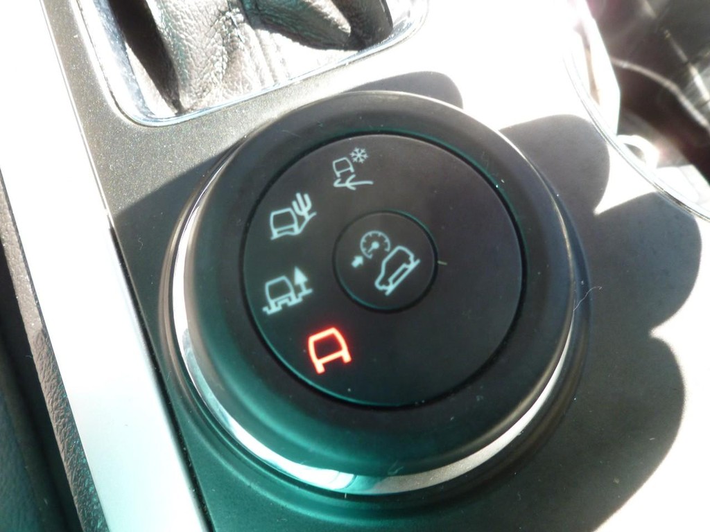 Ford Explorer Vehicle Image 22