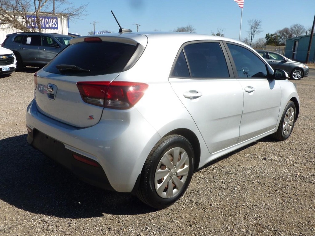 Kia Rio 5-Door Vehicle Full-screen Gallery Image 03