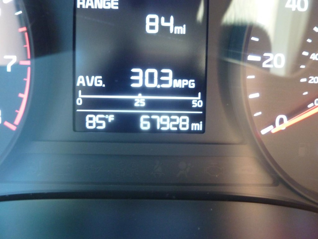 Kia Rio 5-Door Vehicle Full-screen Gallery Image 09