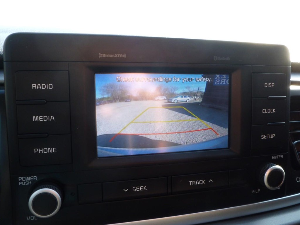 Kia Rio 5-Door Vehicle Full-screen Gallery Image 14