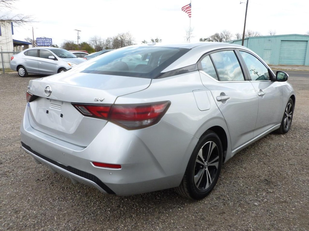 Nissan Sentra Vehicle Image 03