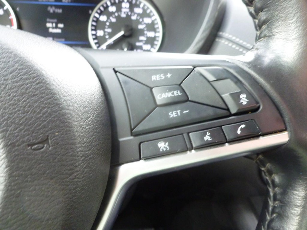 Nissan Sentra Vehicle Image 12