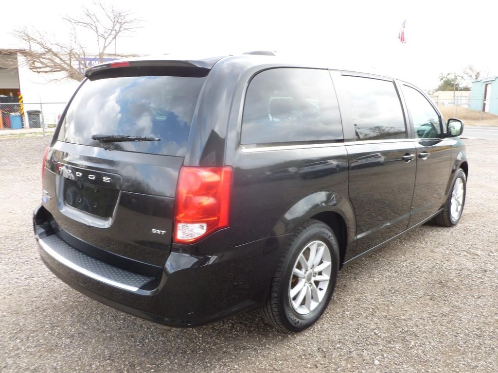 Dodge Grand Caravan Vehicle Image 03