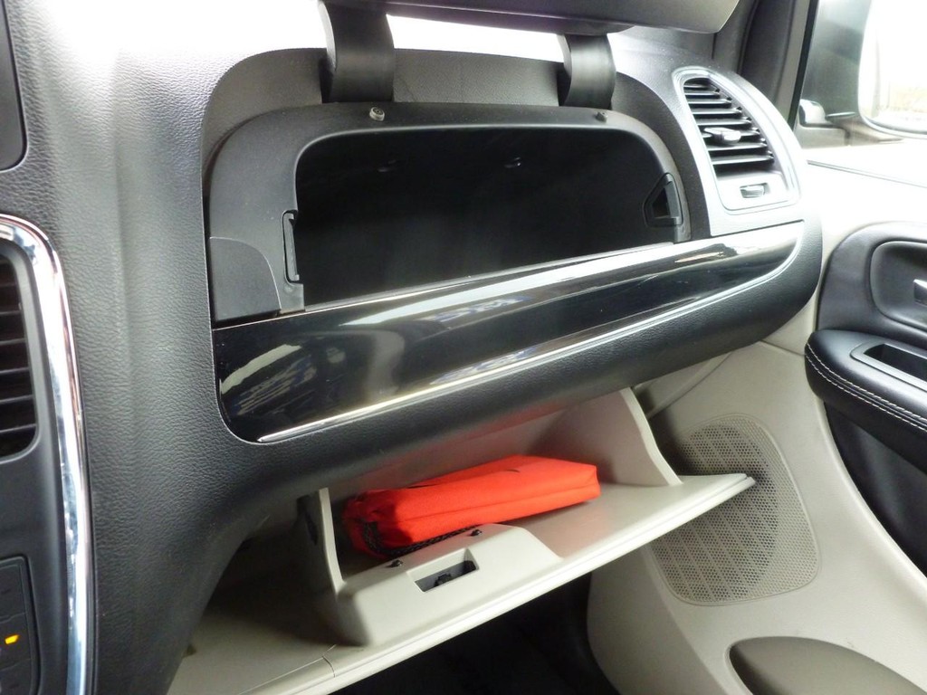 Dodge Grand Caravan Vehicle Image 19