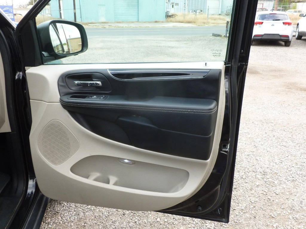 Dodge Grand Caravan Vehicle Image 22