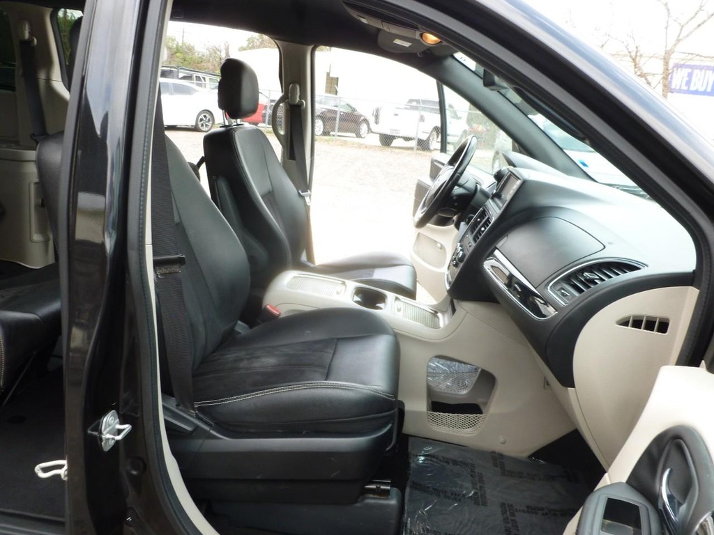 Dodge Grand Caravan Vehicle Image 23