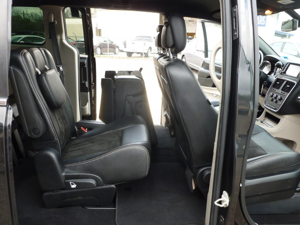 Dodge Grand Caravan Vehicle Image 24