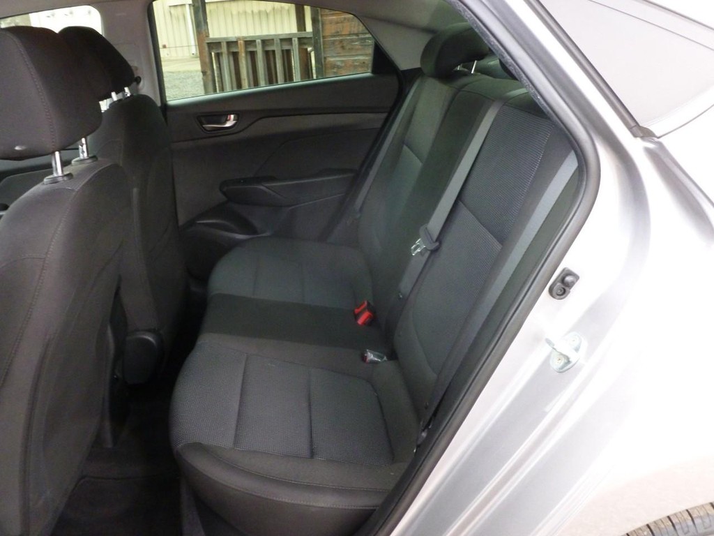 Hyundai Accent Vehicle Image 07