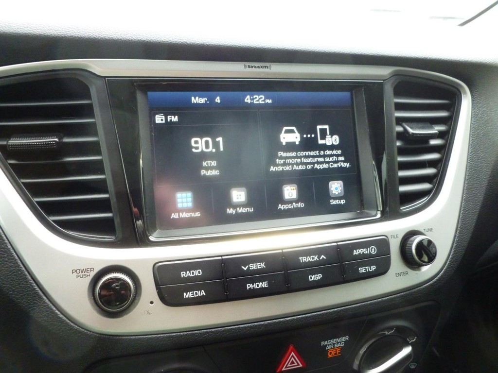 Hyundai Accent Vehicle Image 13