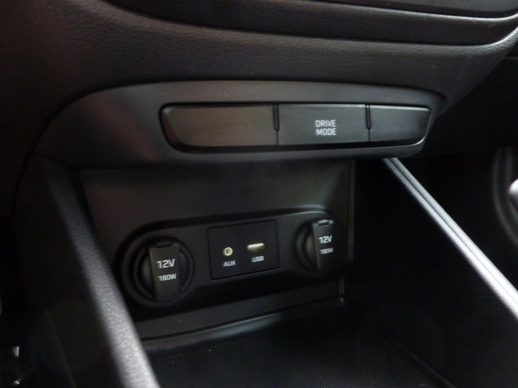 Hyundai Accent Vehicle Image 15