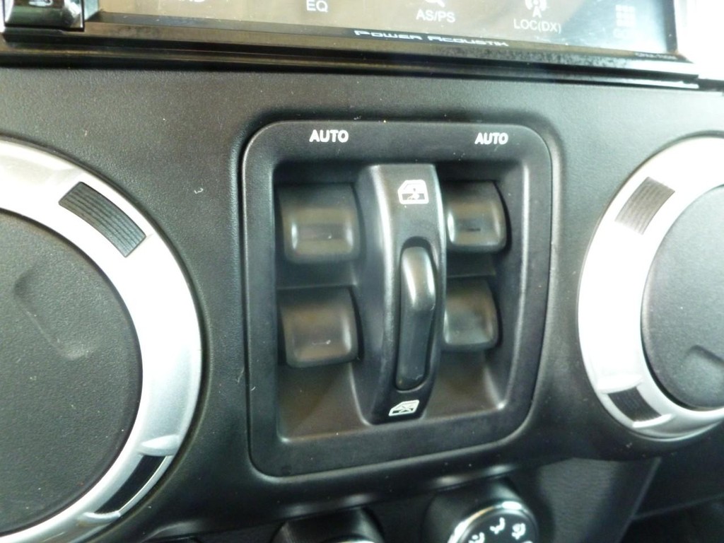 Jeep Wrangler Unlimited Vehicle Image 13