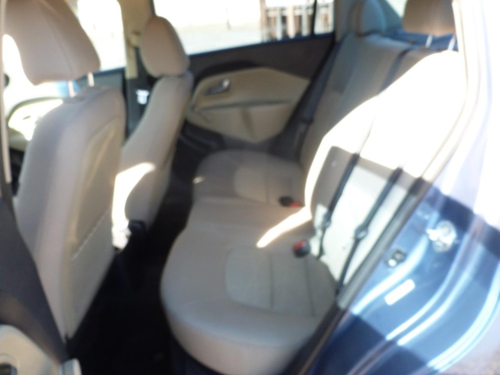 Kia Rio Vehicle Full-screen Gallery Image 06