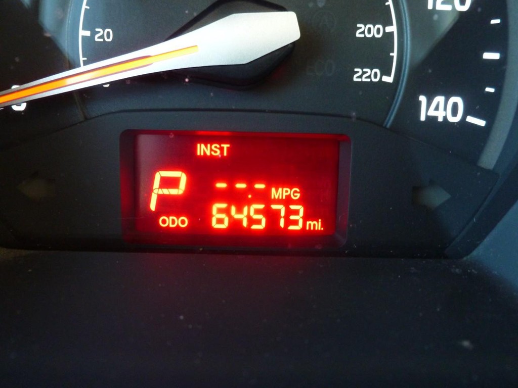 Kia Rio Vehicle Full-screen Gallery Image 09