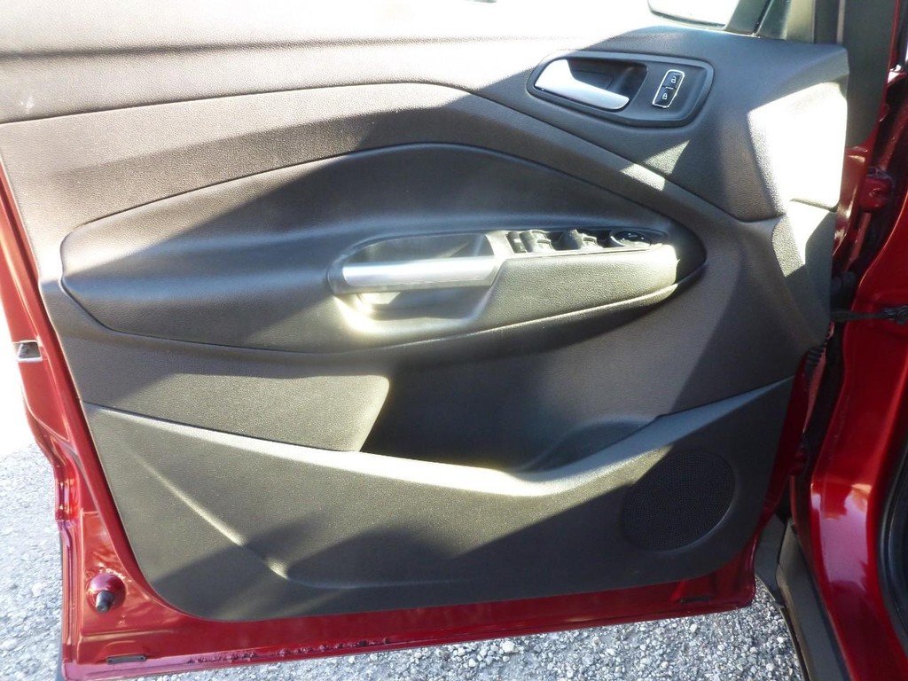 Ford Escape Vehicle Image 18