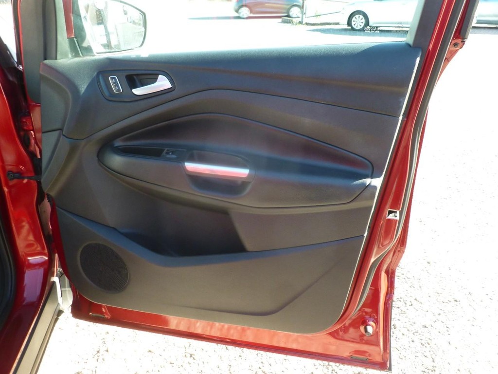 Ford Escape Vehicle Image 21