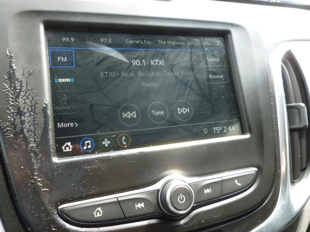 Chevrolet Equinox Vehicle Image 11