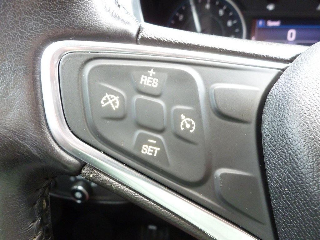 Chevrolet Equinox Vehicle Image 15
