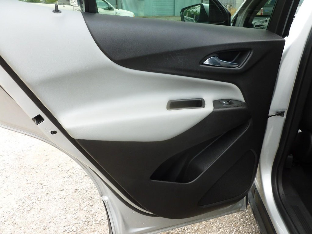 Chevrolet Equinox Vehicle Image 18