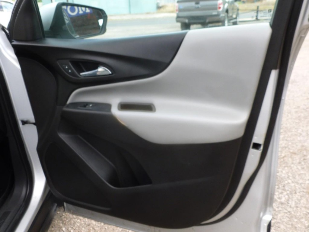 Chevrolet Equinox Vehicle Image 20