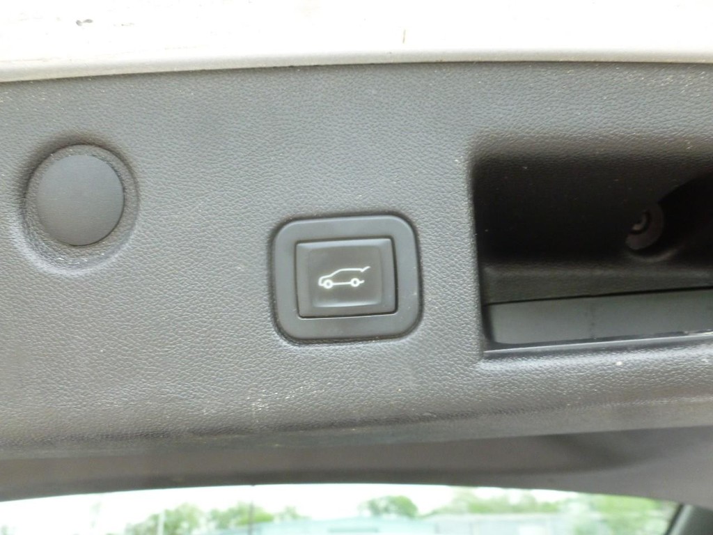 Chevrolet Equinox Vehicle Image 24