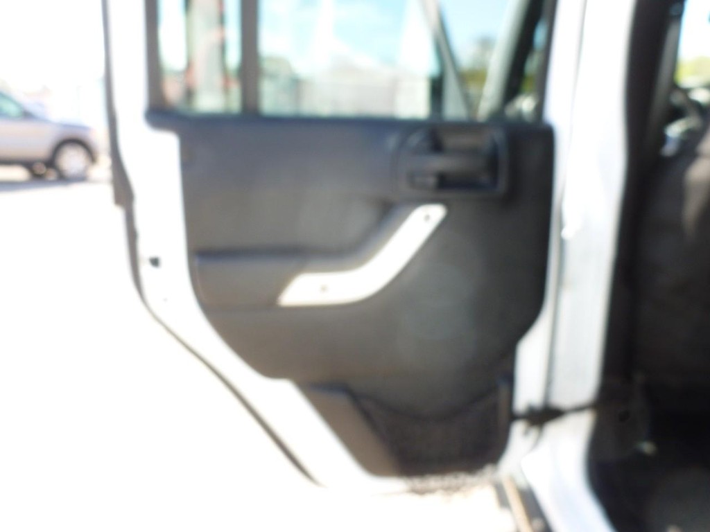 Jeep Wrangler Unlimited Vehicle Image 18