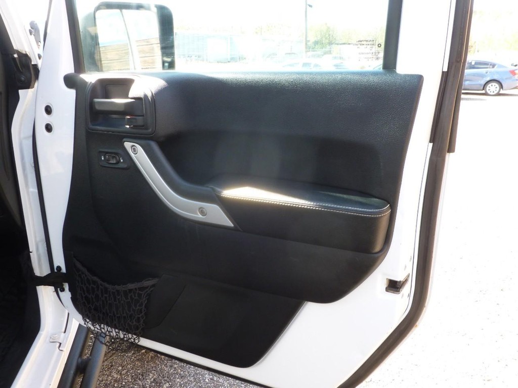 Jeep Wrangler Unlimited Vehicle Image 20