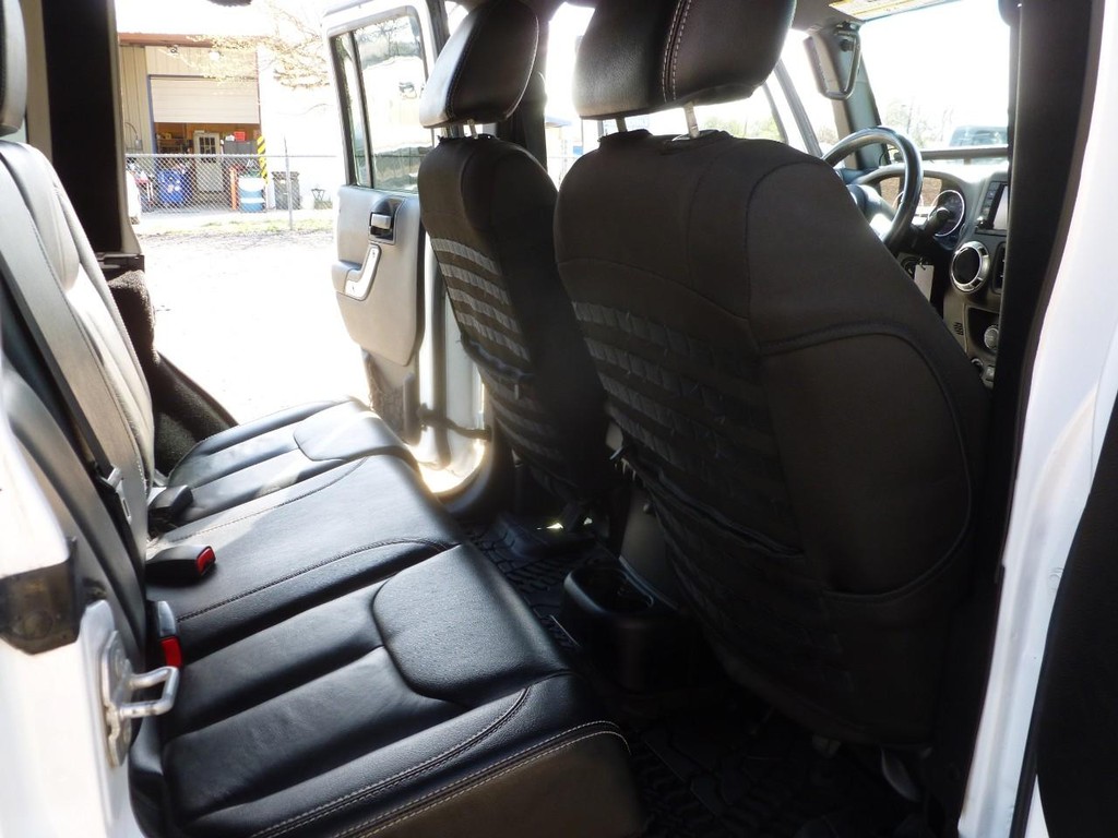 Jeep Wrangler Unlimited Vehicle Image 22