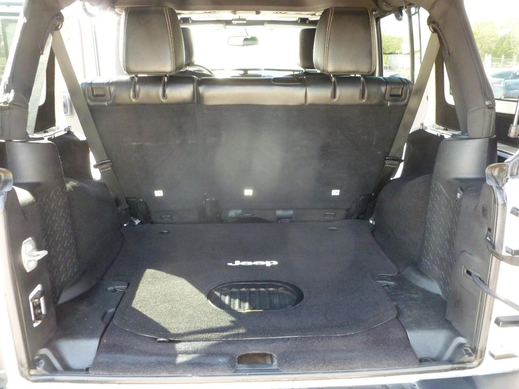 Jeep Wrangler Unlimited Vehicle Image 23