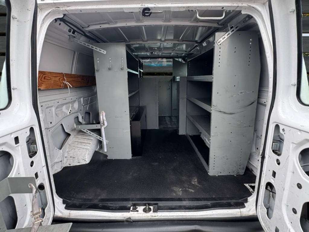 Ford Econoline Cargo Van Vehicle Image 26