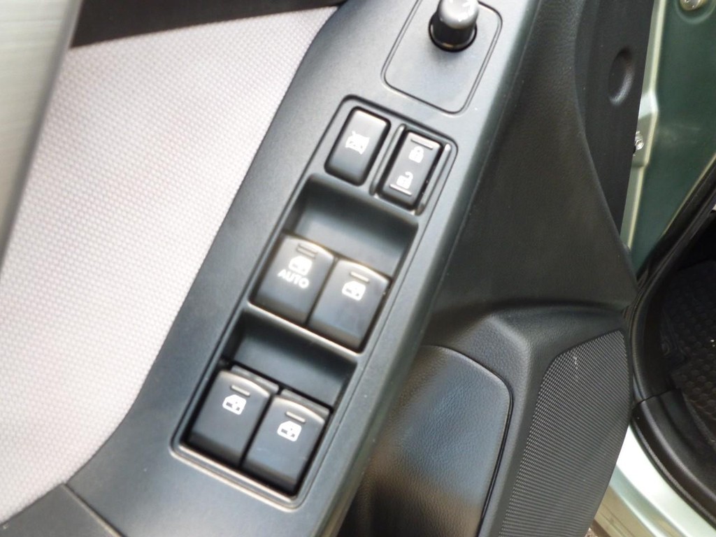 Subaru Forester Vehicle Full-screen Gallery Image 08