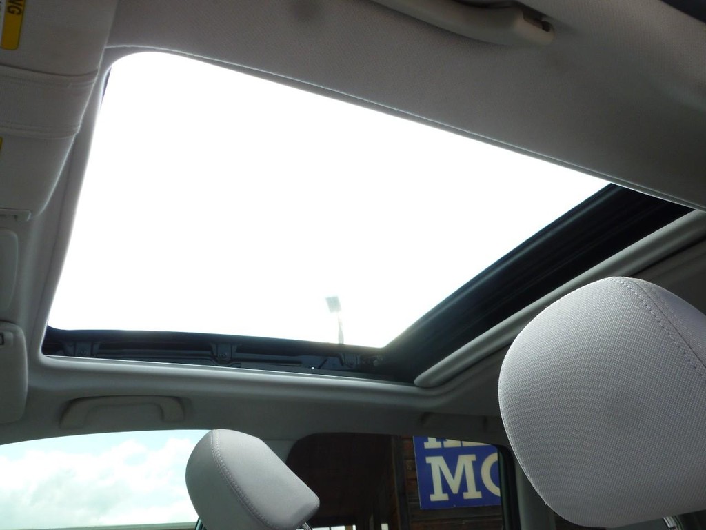 Subaru Forester Vehicle Full-screen Gallery Image 18