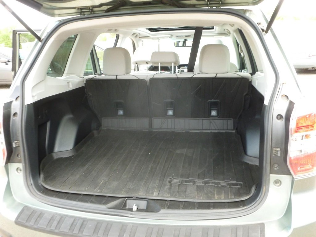 Subaru Forester Vehicle Full-screen Gallery Image 27