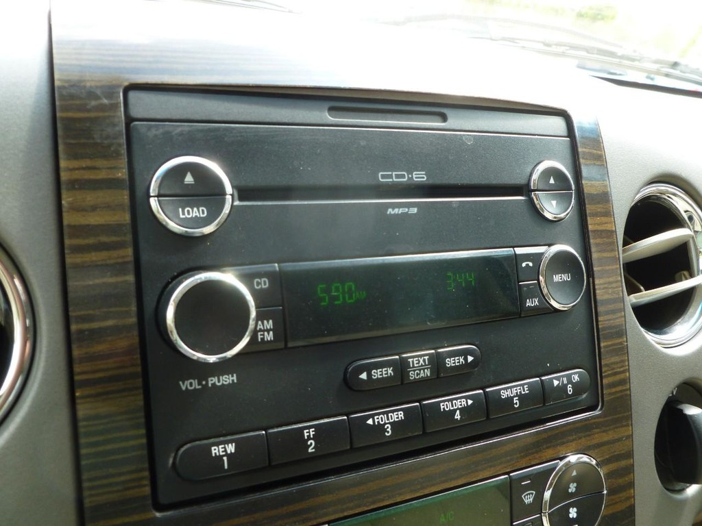 Lincoln Mark LT Vehicle Image 13