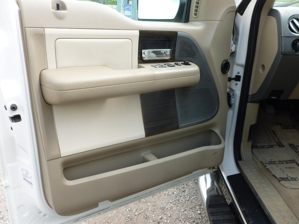 Lincoln Mark LT Vehicle Image 17