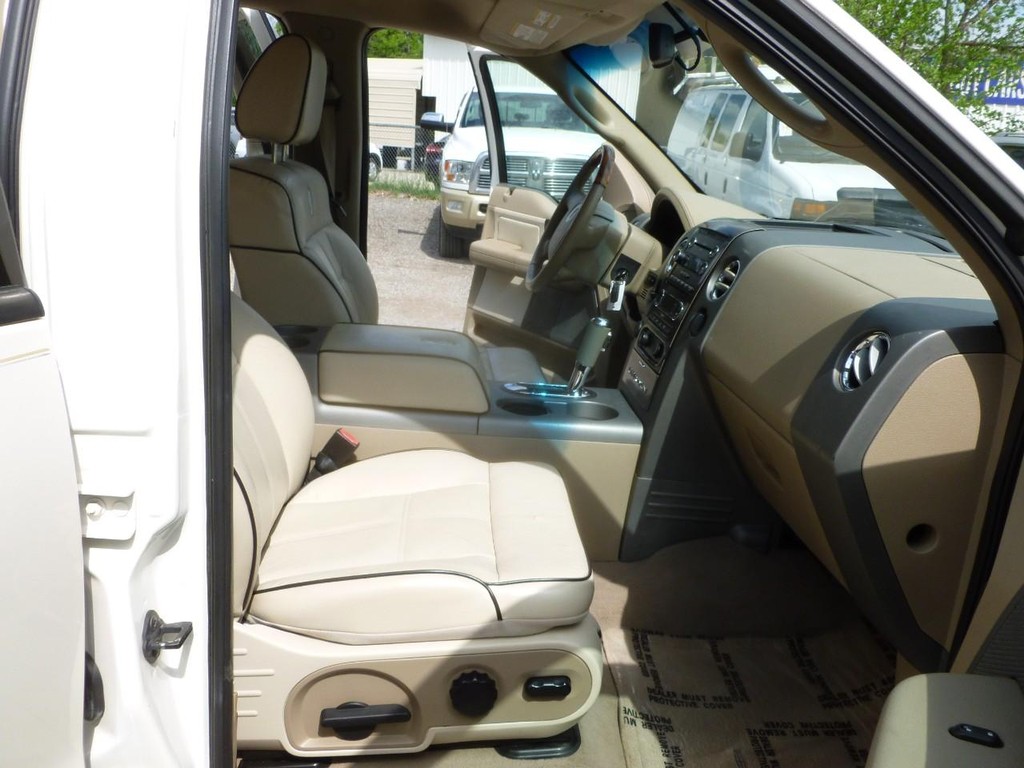 Lincoln Mark LT Vehicle Image 21