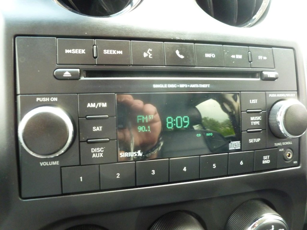 Jeep Compass Vehicle Image 13