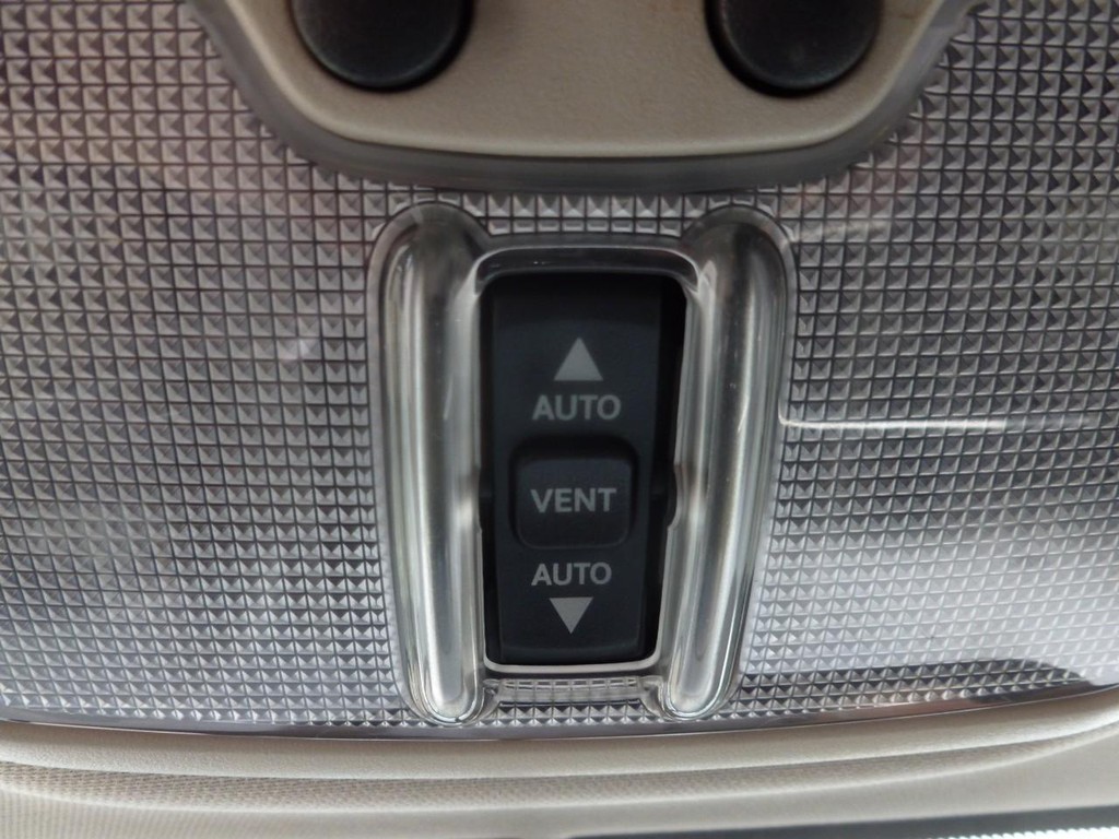 Jeep Compass Vehicle Image 17