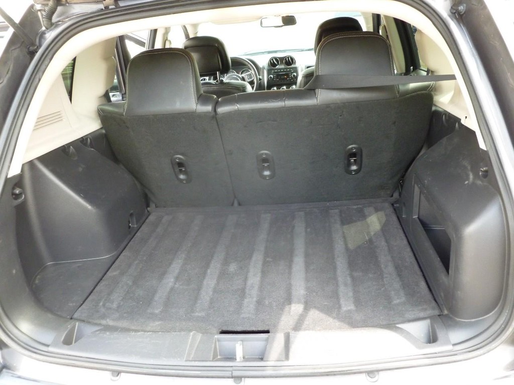 Jeep Compass Vehicle Image 25