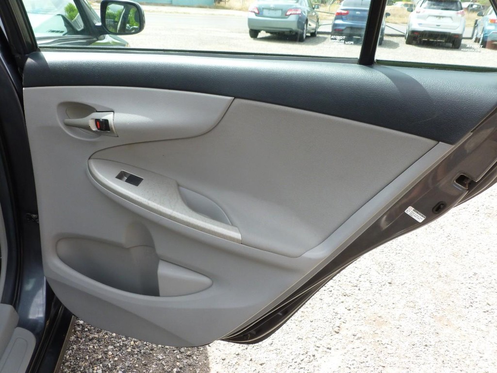 Toyota Corolla Vehicle Image 17