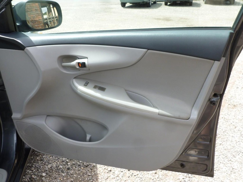 Toyota Corolla Vehicle Image 18