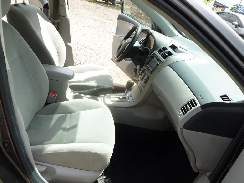 Toyota Corolla Vehicle Image 19