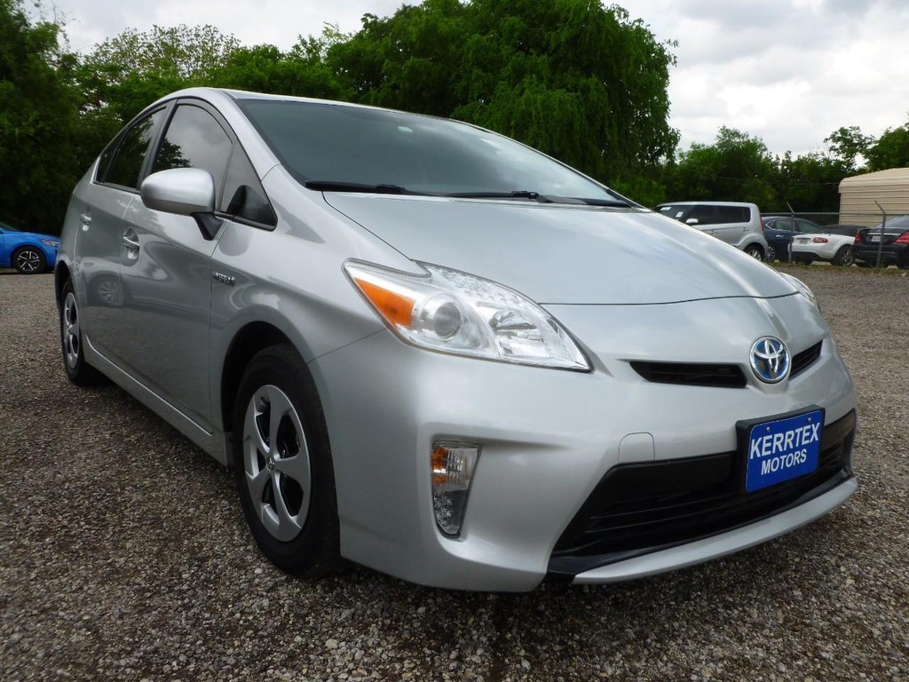 Toyota Prius Vehicle Full-screen Gallery Image 04