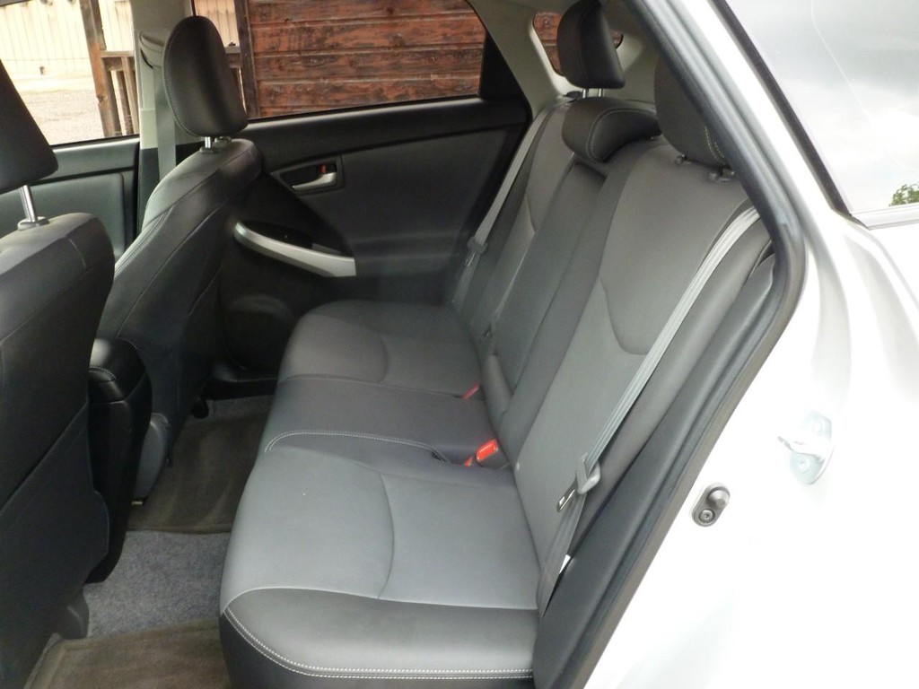 Toyota Prius Vehicle Full-screen Gallery Image 06